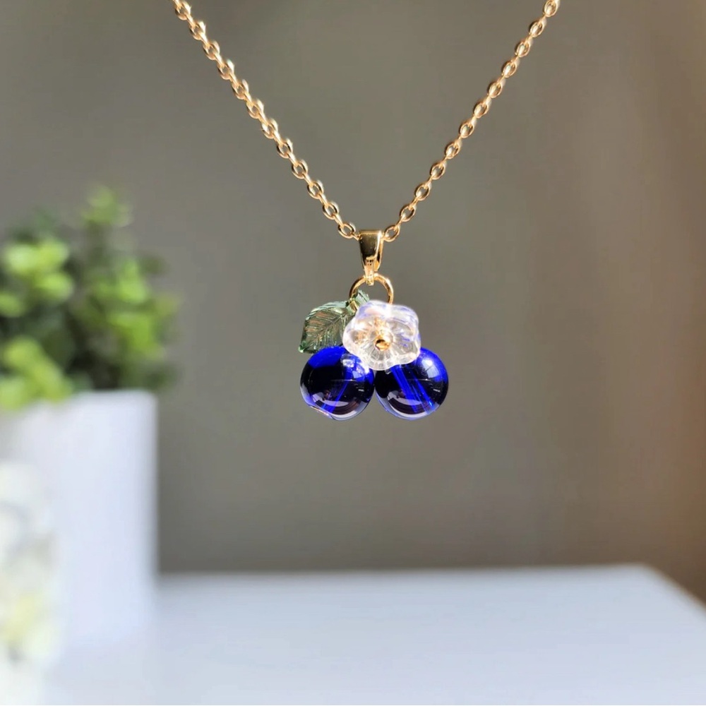 Blueberry Flower Necklace - Picture 3 of 6